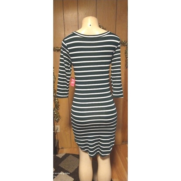 Green Shirt Dress With Slits - Picture 12 of 12